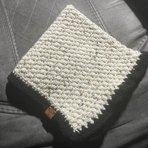 NWT Baby blanket, Lovey, Security Blanket, Neural, specs of color and Back Trim - Picture 1 of 2